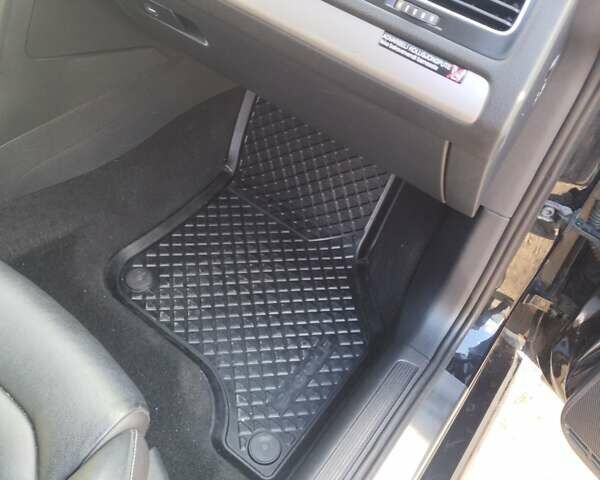 Черный Фольксваген e-Golf, объемом двигателя 0 л и пробегом 123 тыс. км за 14500 $, фото 7 на Automoto.ua