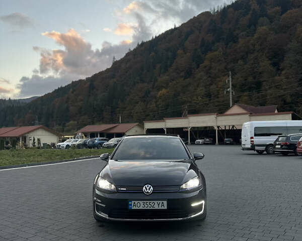 Черный Фольксваген e-Golf, объемом двигателя 0 л и пробегом 133 тыс. км за 9799 $, фото 1 на Automoto.ua