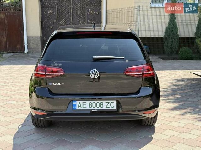 Чорний Фольксваген e-Golf, об'ємом двигуна 0 л та пробігом 98 тис. км за 12499 $, фото 4 на Automoto.ua