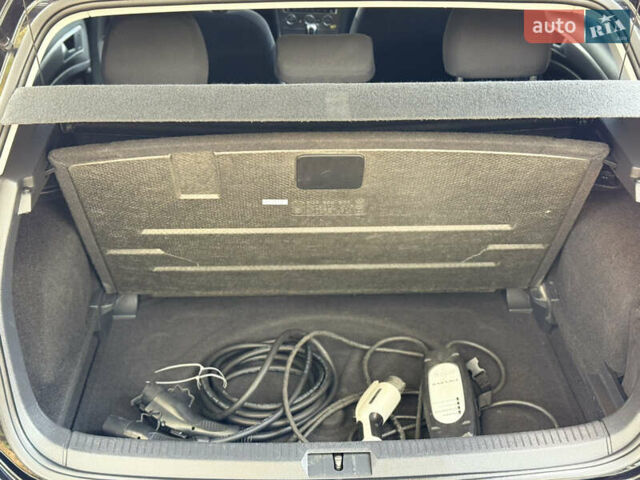 Фольксваген e-Golf 2015 в Кропивницком (Кировограде) на Automoto.ua Черный Фольксваген e-Golf, объемом двигателя 0 л и пробегом 180 тыс. км за 8400 $, фото 45 на Automoto.ua