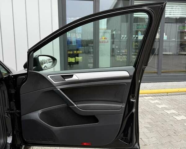 Чорний Фольксваген e-Golf, об'ємом двигуна 0 л та пробігом 130 тис. км за 9200 $, фото 36 на Automoto.ua