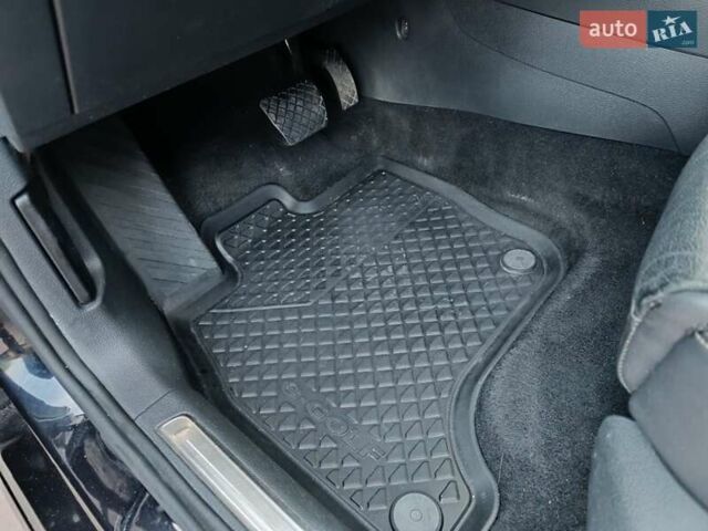 Чорний Фольксваген e-Golf, об'ємом двигуна 0 л та пробігом 120 тис. км за 7750 $, фото 42 на Automoto.ua