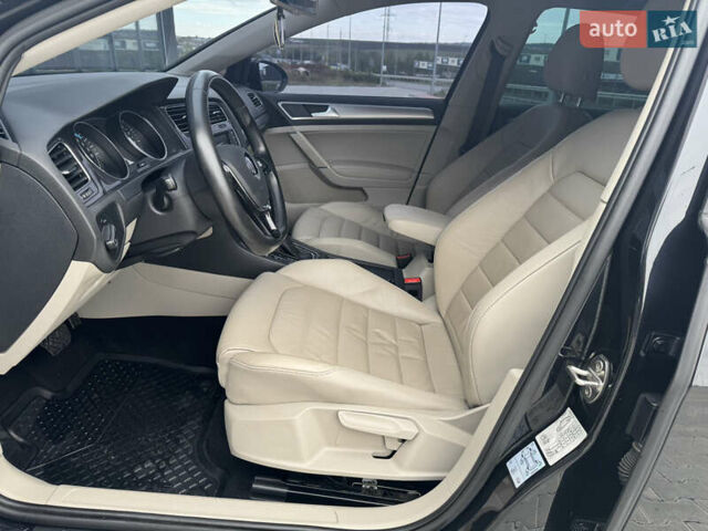 Черный Фольксваген e-Golf, объемом двигателя 0 л и пробегом 136 тыс. км за 9299 $, фото 46 на Automoto.ua