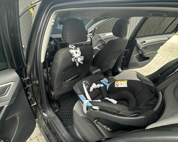 Черный Фольксваген e-Golf, объемом двигателя 0 л и пробегом 142 тыс. км за 8900 $, фото 12 на Automoto.ua
