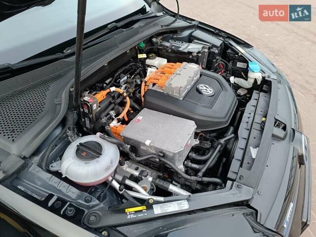Чорний Фольксваген e-Golf, об'ємом двигуна 0 л та пробігом 120 тис. км за 7750 $, фото 69 на Automoto.ua