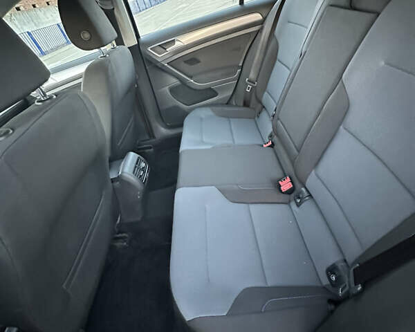 Черный Фольксваген e-Golf, объемом двигателя 0 л и пробегом 112 тыс. км за 8800 $, фото 14 на Automoto.ua