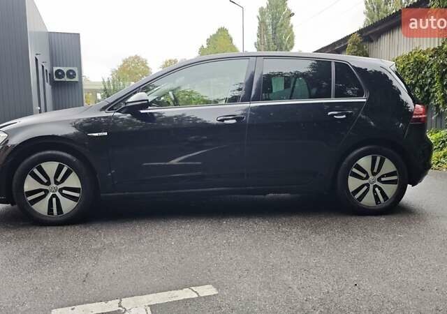 Черный Фольксваген e-Golf, объемом двигателя 0 л и пробегом 106 тыс. км за 8900 $, фото 4 на Automoto.ua