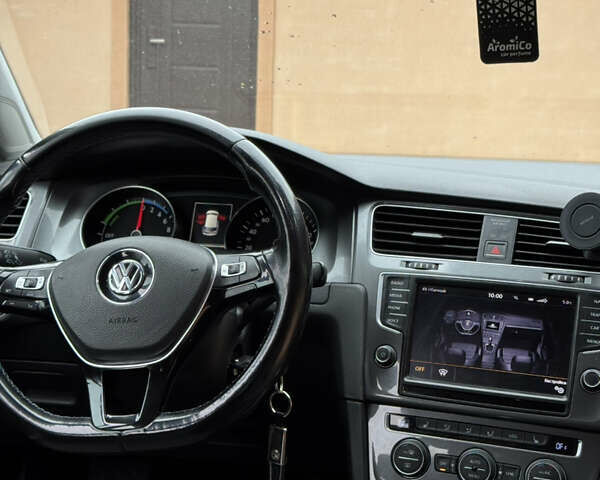 Черный Фольксваген e-Golf, объемом двигателя 0 л и пробегом 136 тыс. км за 8300 $, фото 17 на Automoto.ua