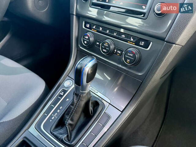 Фольксваген e-Golf 2015 в Кропивницком (Кировограде) на Automoto.ua Черный Фольксваген e-Golf, объемом двигателя 0 л и пробегом 180 тыс. км за 8400 $, фото 28 на Automoto.ua