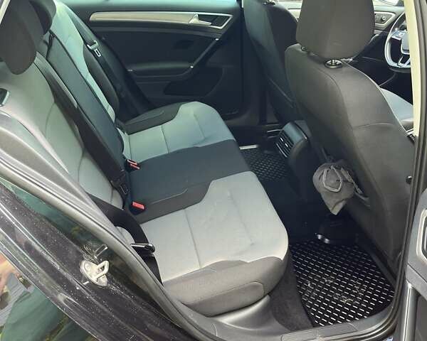 Черный Фольксваген e-Golf, объемом двигателя 0 л и пробегом 180 тыс. км за 7650 $, фото 10 на Automoto.ua