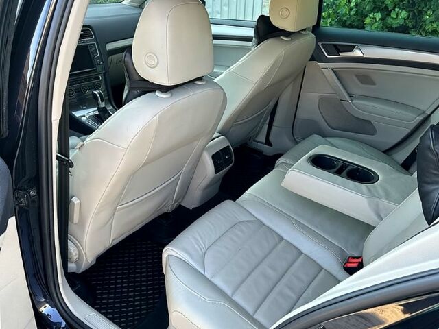 Черный Фольксваген e-Golf, объемом двигателя 0 л и пробегом 90 тыс. км за 10900 $, фото 5 на Automoto.ua