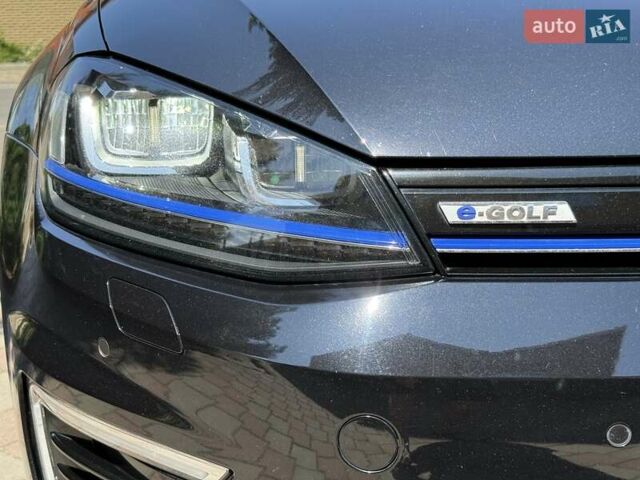 Черный Фольксваген e-Golf, объемом двигателя 0 л и пробегом 98 тыс. км за 11999 $, фото 21 на Automoto.ua