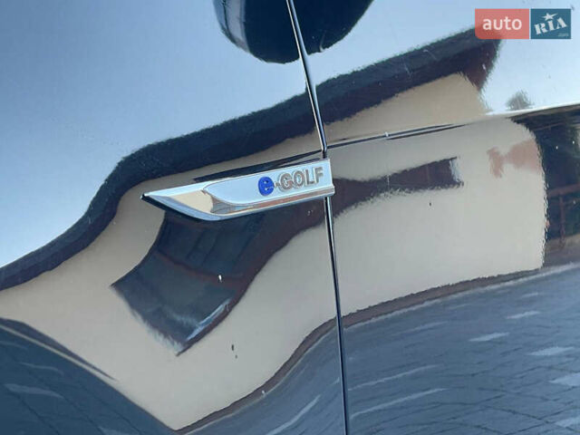 Черный Фольксваген e-Golf, объемом двигателя 0 л и пробегом 186 тыс. км за 9300 $, фото 6 на Automoto.ua