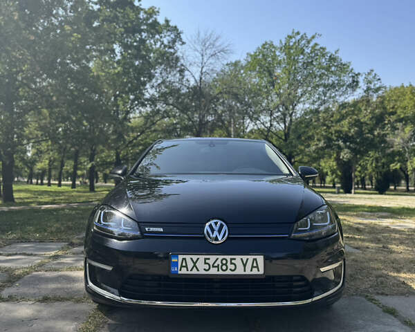 Черный Фольксваген e-Golf, объемом двигателя 0 л и пробегом 89 тыс. км за 10000 $, фото 1 на Automoto.ua