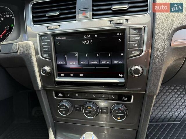 Чорний Фольксваген e-Golf, об'ємом двигуна 0 л та пробігом 98 тис. км за 12499 $, фото 15 на Automoto.ua