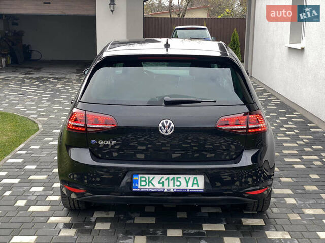 Черный Фольксваген e-Golf, объемом двигателя 0 л и пробегом 145 тыс. км за 7900 $, фото 4 на Automoto.ua