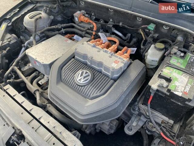 Черный Фольксваген e-Golf, объемом двигателя 0 л и пробегом 158 тыс. км за 6950 $, фото 33 на Automoto.ua
