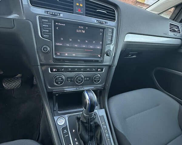 Черный Фольксваген e-Golf, объемом двигателя 0 л и пробегом 112 тыс. км за 8800 $, фото 16 на Automoto.ua