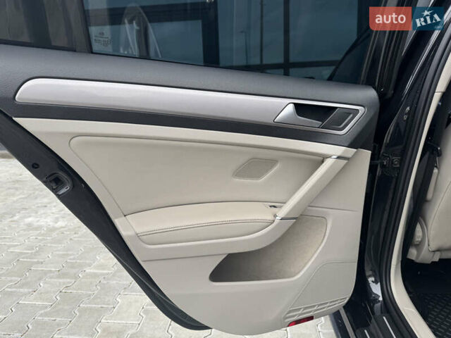 Черный Фольксваген e-Golf, объемом двигателя 0 л и пробегом 136 тыс. км за 9299 $, фото 51 на Automoto.ua