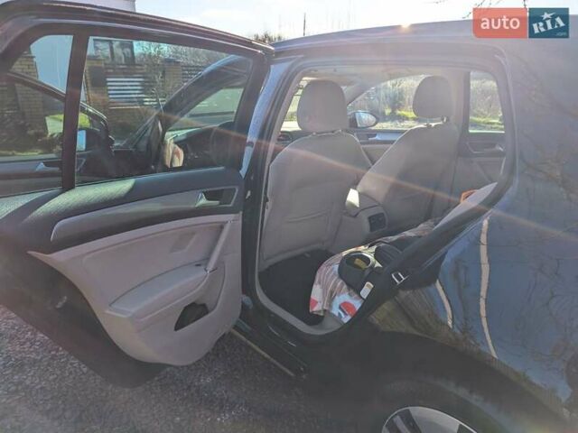 Черный Фольксваген e-Golf, объемом двигателя 0 л и пробегом 53 тыс. км за 10299 $, фото 5 на Automoto.ua