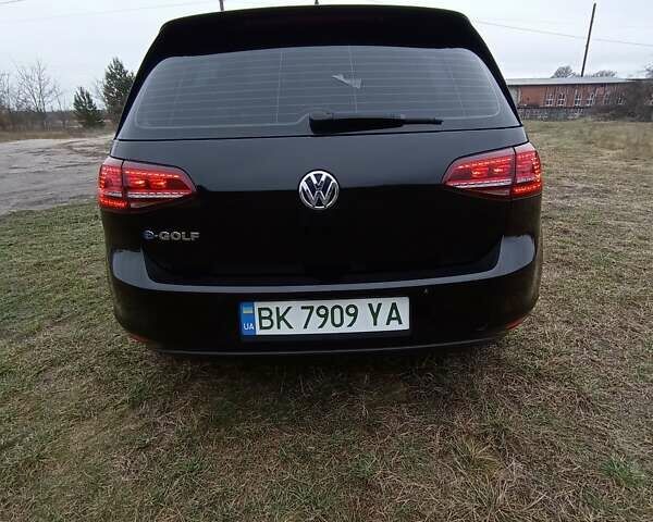 Чорний Фольксваген e-Golf, об'ємом двигуна 0 л та пробігом 130 тис. км за 8800 $, фото 13 на Automoto.ua