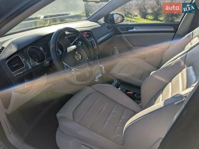 Черный Фольксваген e-Golf, объемом двигателя 0 л и пробегом 53 тыс. км за 10299 $, фото 8 на Automoto.ua