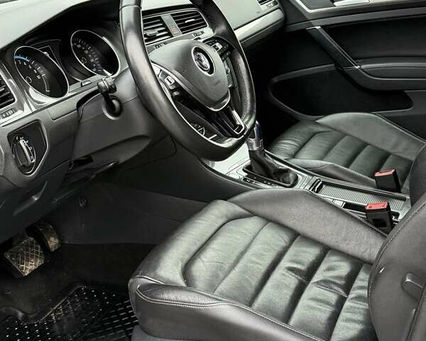 Чорний Фольксваген e-Golf, об'ємом двигуна 0 л та пробігом 130 тис. км за 9200 $, фото 24 на Automoto.ua