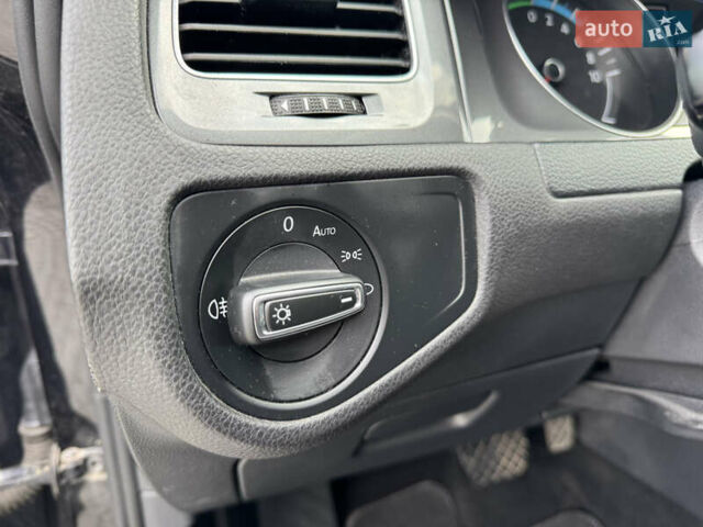 Чорний Фольксваген e-Golf, об'ємом двигуна 0 л та пробігом 129 тис. км за 8999 $, фото 44 на Automoto.ua