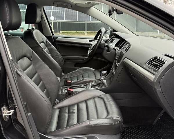 Чорний Фольксваген e-Golf, об'ємом двигуна 0 л та пробігом 130 тис. км за 9200 $, фото 38 на Automoto.ua