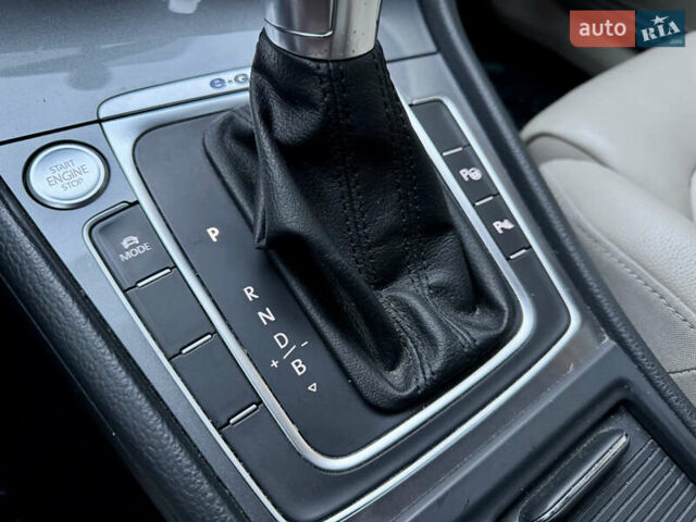 Черный Фольксваген e-Golf, объемом двигателя 0 л и пробегом 141 тыс. км за 9200 $, фото 15 на Automoto.ua