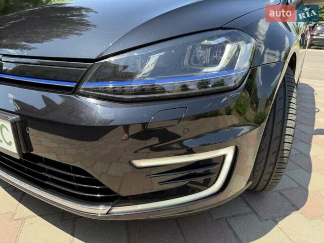 Черный Фольксваген e-Golf, объемом двигателя 0 л и пробегом 98 тыс. км за 11999 $, фото 18 на Automoto.ua