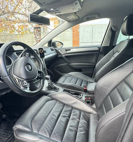 Черный Фольксваген e-Golf, объемом двигателя 0 л и пробегом 125 тыс. км за 9700 $, фото 6 на Automoto.ua