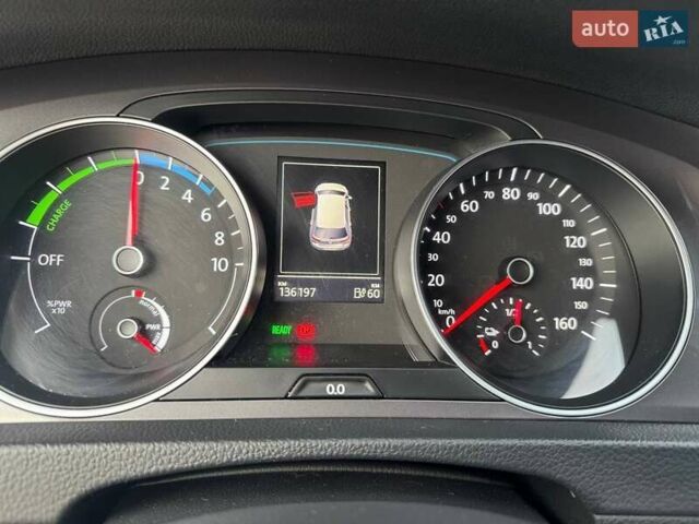 Чорний Фольксваген e-Golf, об'ємом двигуна 0 л та пробігом 136 тис. км за 9999 $, фото 66 на Automoto.ua