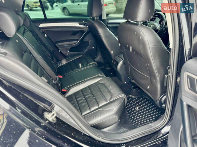 Черный Фольксваген e-Golf, объемом двигателя 0 л и пробегом 130 тыс. км за 8300 $, фото 77 на Automoto.ua