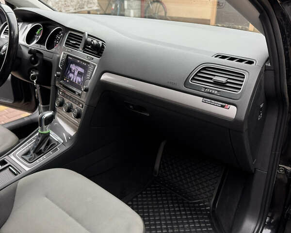 Черный Фольксваген e-Golf, объемом двигателя 0 л и пробегом 136 тыс. км за 8300 $, фото 15 на Automoto.ua