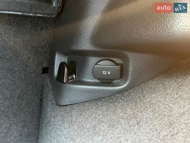 Чорний Фольксваген e-Golf, об'ємом двигуна 0 л та пробігом 122 тис. км за 8998 $, фото 21 на Automoto.ua