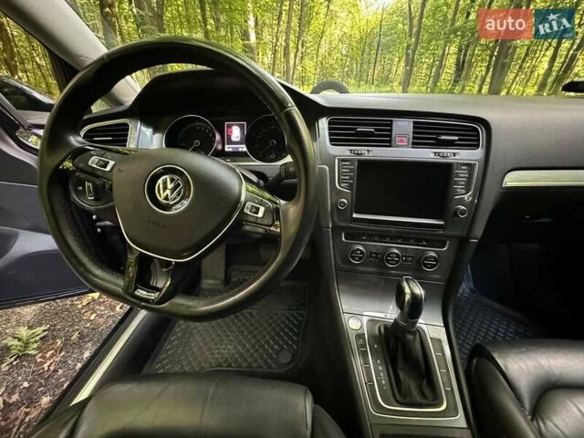 Черный Фольксваген e-Golf, объемом двигателя 0 л и пробегом 99 тыс. км за 11299 $, фото 49 на Automoto.ua