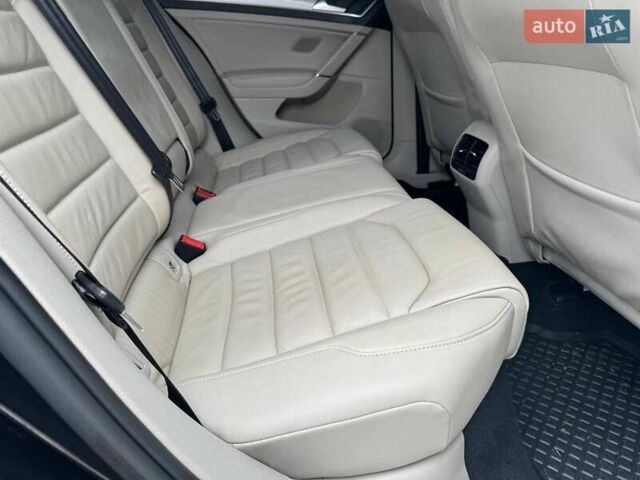 Чорний Фольксваген e-Golf, об'ємом двигуна 0 л та пробігом 136 тис. км за 9999 $, фото 60 на Automoto.ua