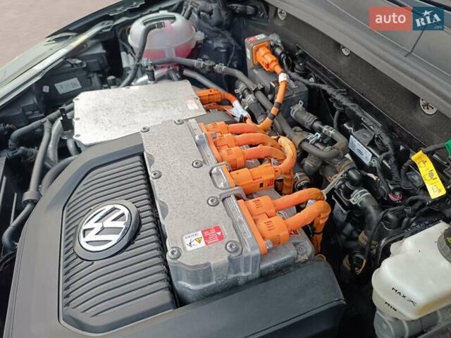 Чорний Фольксваген e-Golf, об'ємом двигуна 0 л та пробігом 120 тис. км за 7750 $, фото 73 на Automoto.ua