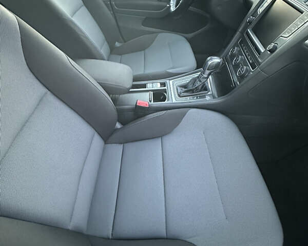 Черный Фольксваген e-Golf, объемом двигателя 0 л и пробегом 112 тыс. км за 8800 $, фото 19 на Automoto.ua