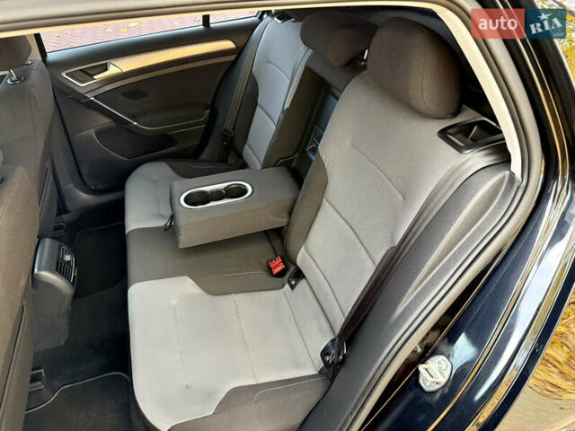 Фольксваген e-Golf 2015 в Кропивницком (Кировограде) на Automoto.ua Черный Фольксваген e-Golf, объемом двигателя 0 л и пробегом 180 тыс. км за 8400 $, фото 30 на Automoto.ua