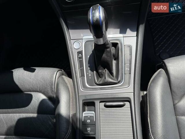 Черный Фольксваген e-Golf, объемом двигателя 0 л и пробегом 98 тыс. км за 11999 $, фото 14 на Automoto.ua
