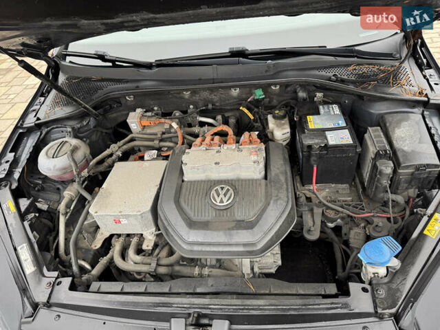 Черный Фольксваген e-Golf, объемом двигателя 0 л и пробегом 158 тыс. км за 8500 $, фото 19 на Automoto.ua