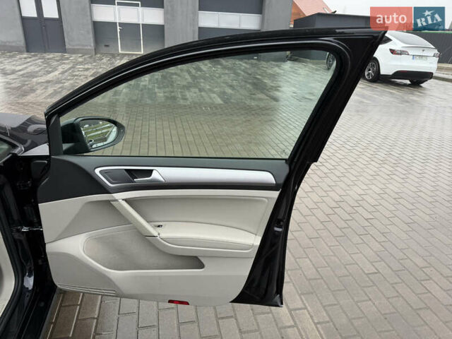 Черный Фольксваген e-Golf, объемом двигателя 0 л и пробегом 168 тыс. км за 8550 $, фото 28 на Automoto.ua