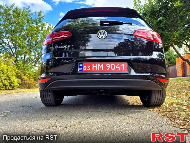 Черный Фольксваген e-Golf, объемом двигателя 85 л и пробегом 124 тыс. км за 10800 $, фото 3 на Automoto.ua