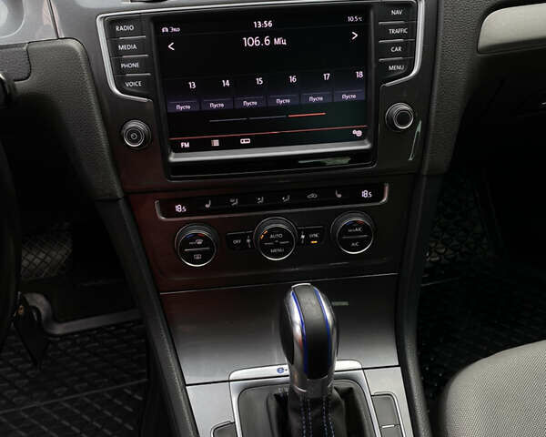 Черный Фольксваген e-Golf, объемом двигателя 0 л и пробегом 145 тыс. км за 7900 $, фото 11 на Automoto.ua