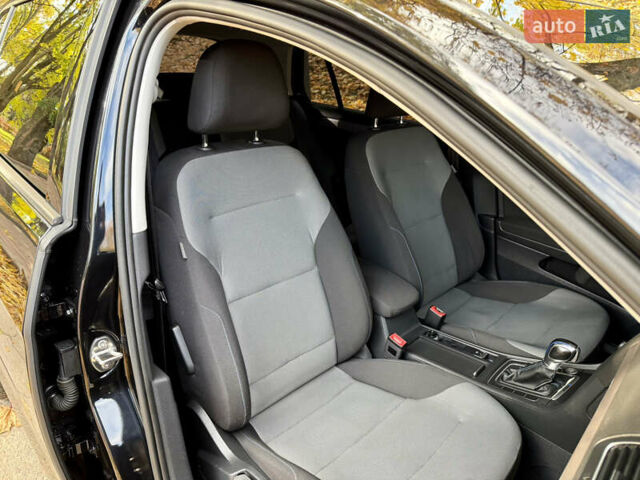 Фольксваген e-Golf 2015 в Кропивницком (Кировограде) на Automoto.ua Черный Фольксваген e-Golf, объемом двигателя 0 л и пробегом 180 тыс. км за 8400 $, фото 19 на Automoto.ua