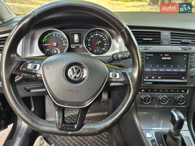 Черный Фольксваген e-Golf, объемом двигателя 0 л и пробегом 124 тыс. км за 10800 $, фото 18 на Automoto.ua