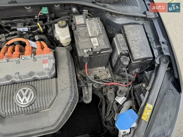 Чорний Фольксваген e-Golf, об'ємом двигуна 0 л та пробігом 106 тис. км за 8500 $, фото 61 на Automoto.ua