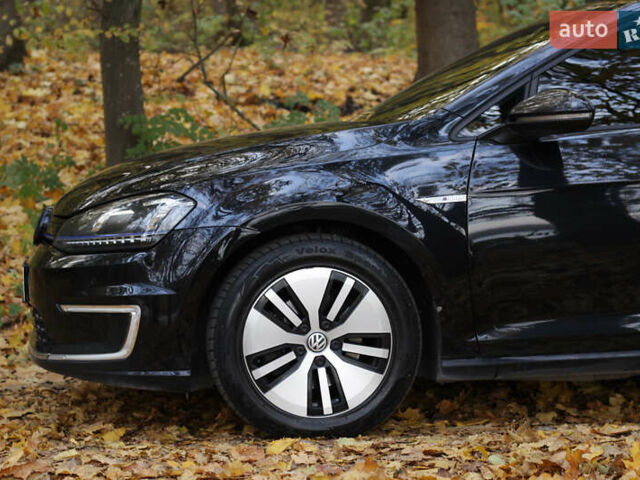 Черный Фольксваген e-Golf, объемом двигателя 0 л и пробегом 199 тыс. км за 8200 $, фото 1 на Automoto.ua